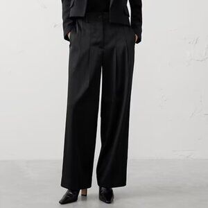 Banana Republic Straight, High-Rise, Satin Trousers Size 2P